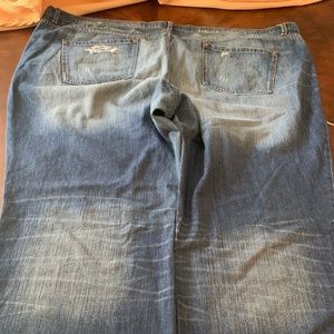 Old Navy low rise waist distressed boyfriend jean